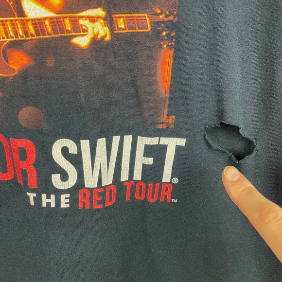 Taylor Swift 2013 Red Tour Concert Black Graphic Print T-shirt Women's Sz S - Picture 2 of 6